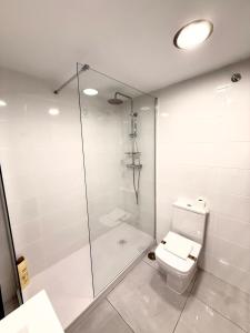 Charming Apartment in Benalbeach with Garden and Sea View