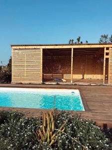 Asulito 400 m2 house with pool