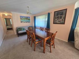 Seascape Macleay Street - walk to beach