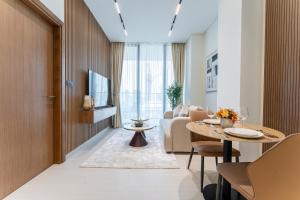 ALiving Modern 1BR I Waterfront Living I Trillionaire Residences by Binghatti