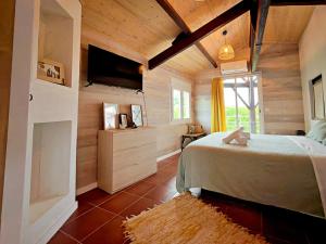 Charming Stone Villa with Hot Pool by Hostiva