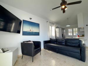 Villa near the ocean with private pool and garage