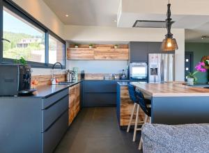 Sea view arhitect villa garden pool barbecue