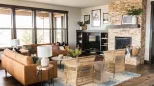 Clint by AvantStay Located Within The Brasada Ranch Community Golf Course Pool Hot Tub