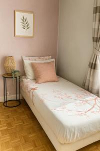 7 Guests, couchages- parking inclus- proche métro at door- 8min Paris