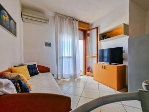 Modern flat for 8 people with swimming pool