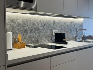 Deanes Califa Suites 5