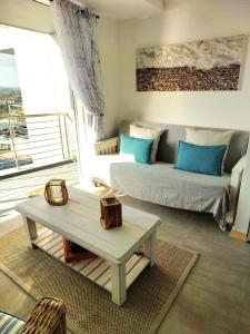 404 Horizon Bay