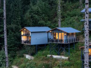 Aarzu Resorts