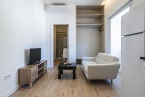 Downtown Studio Apartment G - 150m from the Beach