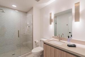 Vibrant 1BR1BA, Pool, Gym, Rooftop, Laundry, Parking