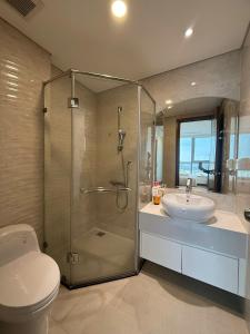 Landmark 81 and Landmark 6