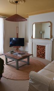 Sunray House - Sea View, Beach Front Holiday Home