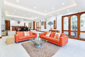 4 BR 3R Pool Near the beach