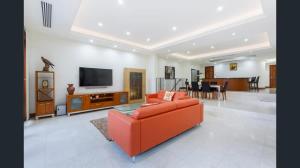 4 BR 3R Pool Near the beach