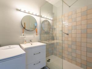 Grand Studio Rénové, Balcon, Centre-Ville Arcachon, à 50m de la Plage, Tout Équipé - FR-1-319-516