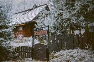 Drewniany domek ski-in ski-out z prywatną sauną Belwederek