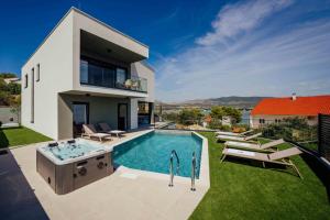 SEAPHORIA Luxury Modern Villa