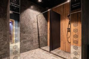 Two Bedroom Apartment with Terrace- Tatra View - Księżycowe Apartamenty SPA - 24d-1