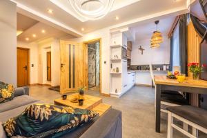 Golden Apartments - Tatra View - Księżycowe Apartamenty SPA - 24d-1