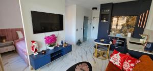 Copper Apartment Gdańsk by the European Solidarity Centre