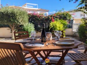 Lovely Three Bed Three Bath Townhouse PF4