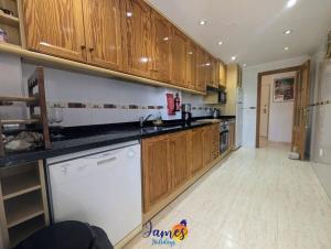Lovely Three Bed Three Bath Townhouse PF4