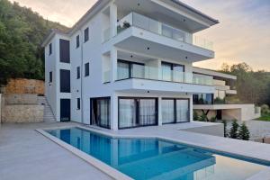 Casa Meer an sea-view retreat with panoramic pool