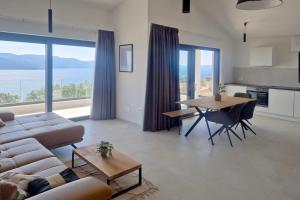 Casa Meer an sea-view retreat with panoramic pool