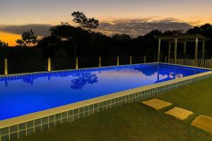 Casa com piscina e vista para o vale em Caraíva