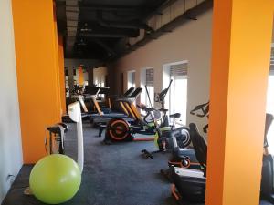 Luxury 2BR Apartment Private Jacuzzi 10mins From Airport