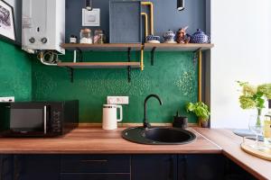 24 Mezhygirska str 24, Apartments in historical parts, Podil