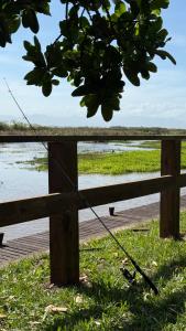 Casa com 4 suítes, na beira da ilha em imbe