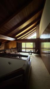 Casa com 4 suítes, na beira da ilha em imbe