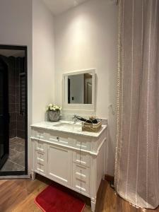 Vans House - T2-56 Mahattan Vinhomes Grand Park