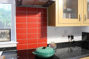 2-Bed Garden Flat in Vibrant SW9