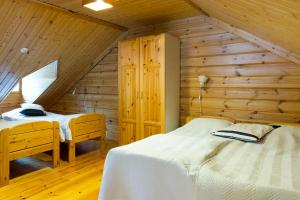 Karinhippu A Visit Levi