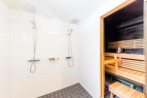 Karinhippu A Visit Levi