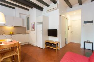 Tranquil Cozy with balcony Plaça Catalunya. RI.