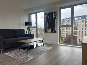 Central Birmingham Stay - Chic 2Bed2Bath Apartment