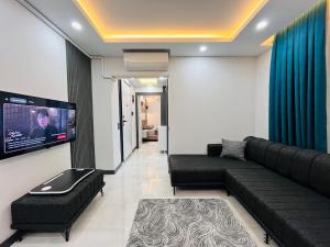 No3 Air Conditioning Smart TV Comfortable Bed Luxury