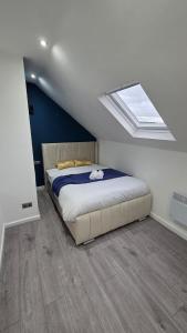 Modern 2 Bed Flat Newly Refurbished With Free Parking