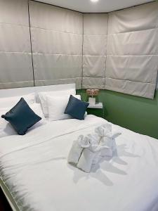 Cozy room at Hillside2 Condo