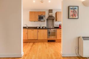 Peaceful Maida Vale flat near canal Little Venice