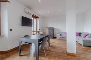 GuestHost - Modern Bright Flat in Turin