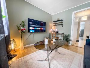 The Doctors Apartment