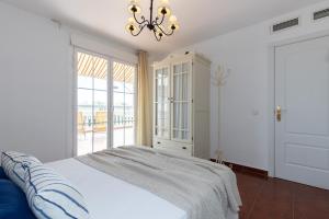 UHC RESIDENCIAL VILLA CRISTAL