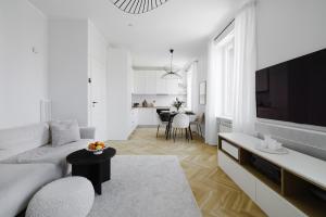 Stylish Apartment with Sauna Old Town, Town Hall Square
