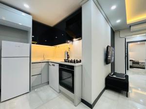 6 Centrally Located Spacious and Air Conditioned 1 plus 1 Apartment