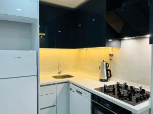 6 Centrally Located Spacious and Air Conditioned 1 plus 1 Apartment